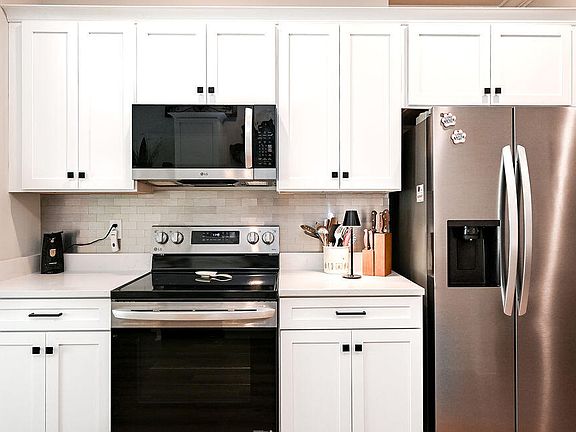 5th image of 392 NE Bellingham Dr Unit 5C