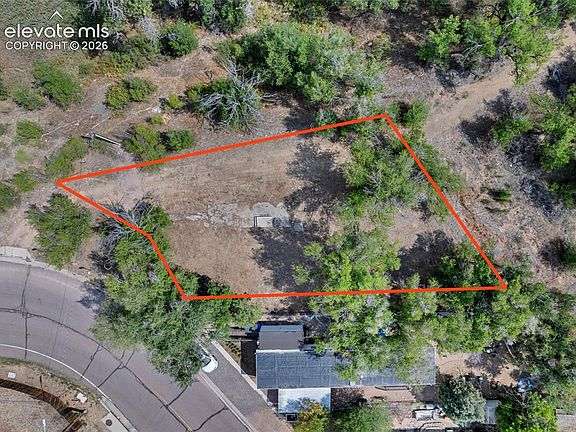 5th image of 460 Crest Dr