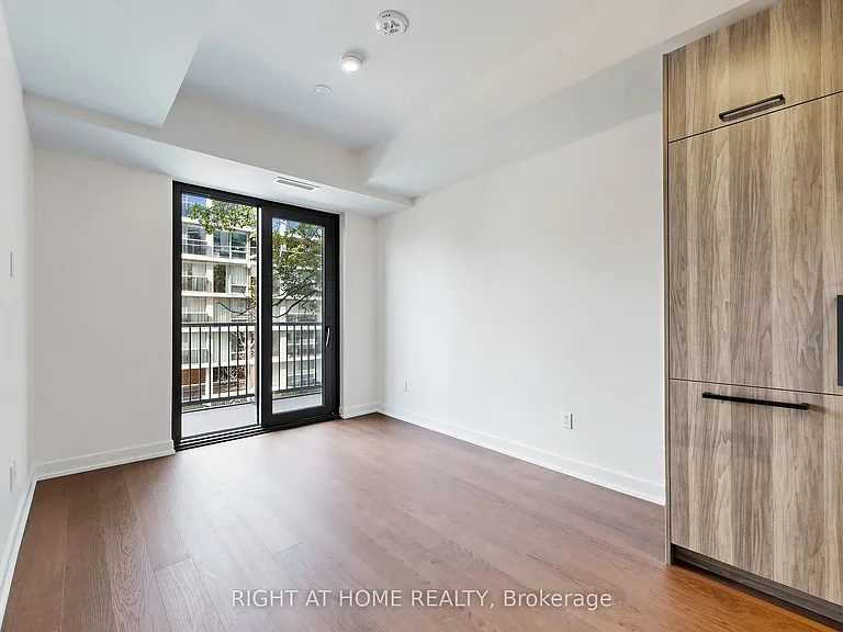 91 Montclair Ave #521 — Photo 6