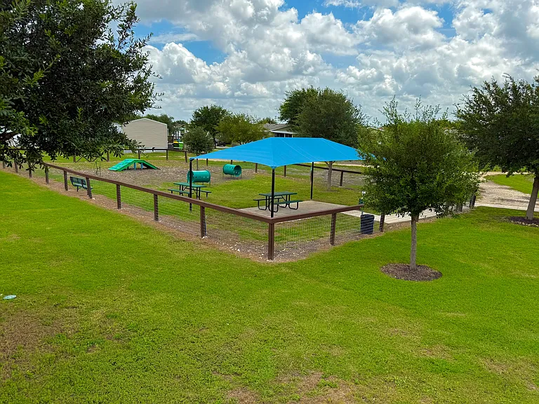 Woodlake Estates (TX) — Photo 33