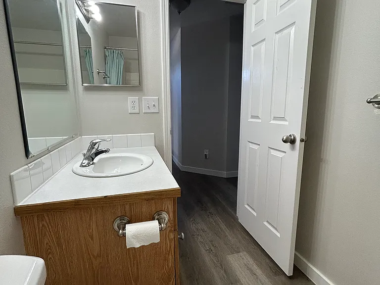 1246 NW Nina Ct — Photo 23