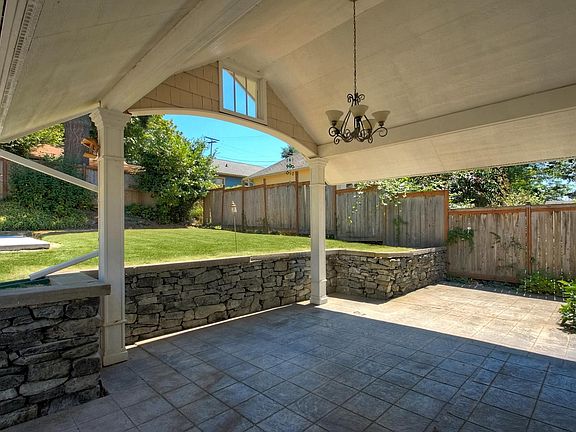 Outdoor dining and plugs.