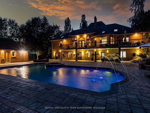 4th image of 12 Edgeforest Dr