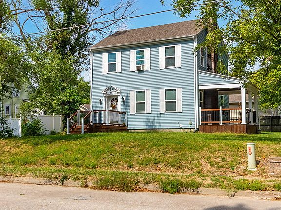 2nd image of 215 W Boulevard St