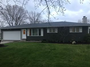 509 Joslyn Rd, Lake Orion, MI 48362