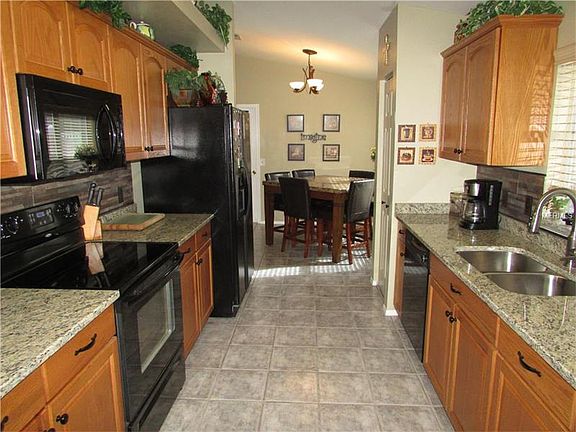 5th image of 13414 Bellingham Dr