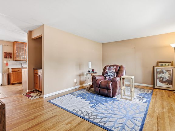 5th image of 1719 Olwien St