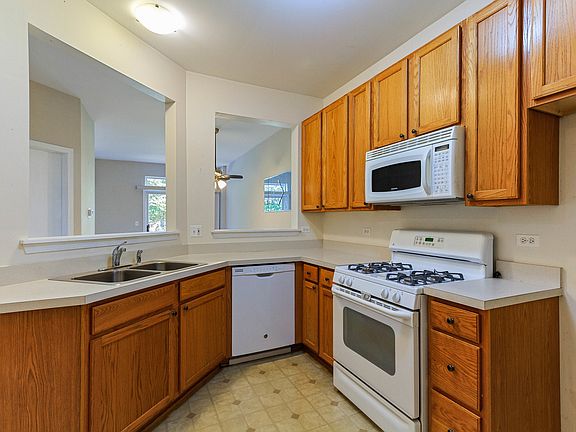 3rd image of 1477 Doolittle Ln