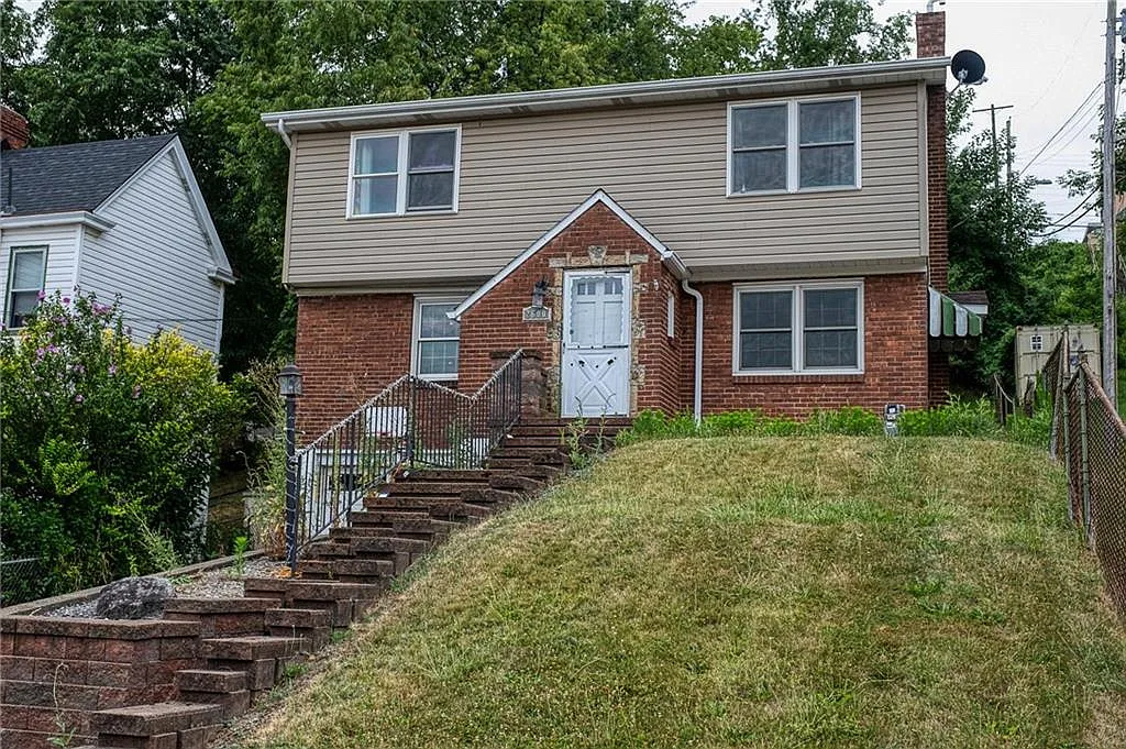 2600 Salisbury St photo 1