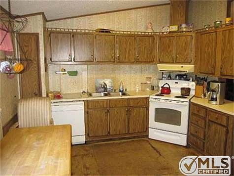 2nd image of 15684 Hwy 31 W