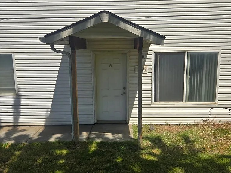 335 Dean Ave — Photo 1