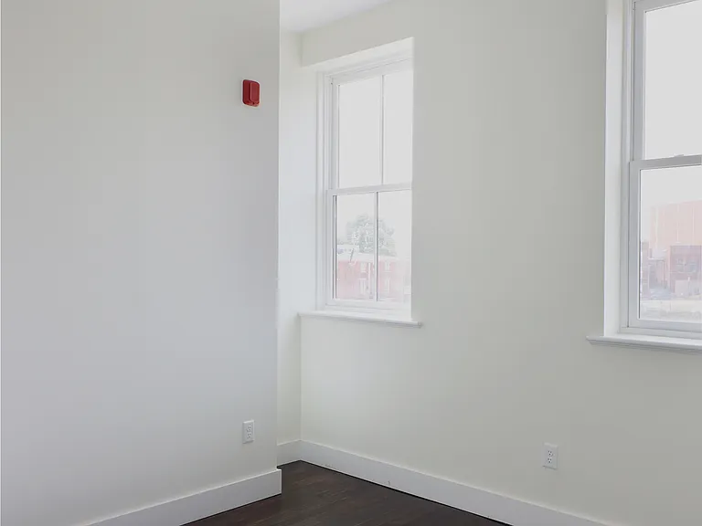 137 Bank St #2 — Photo 9