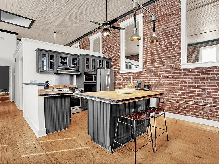506 S Main St #102 — Photo 11