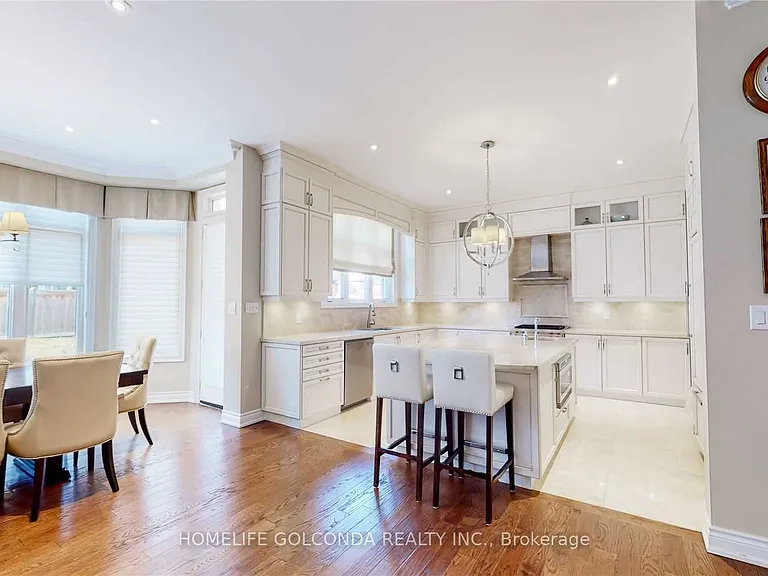 28 Stollery Pond Cres — Photo 6