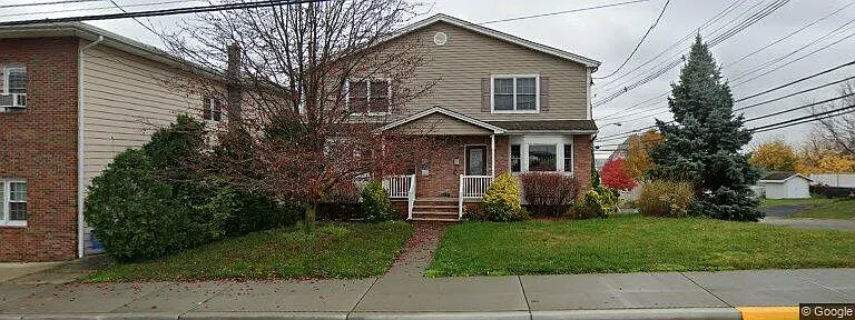 98 Hackensack St