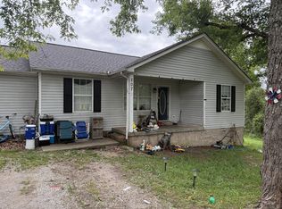 207 Landy Ln, Red Boiling Springs, TN 37150
