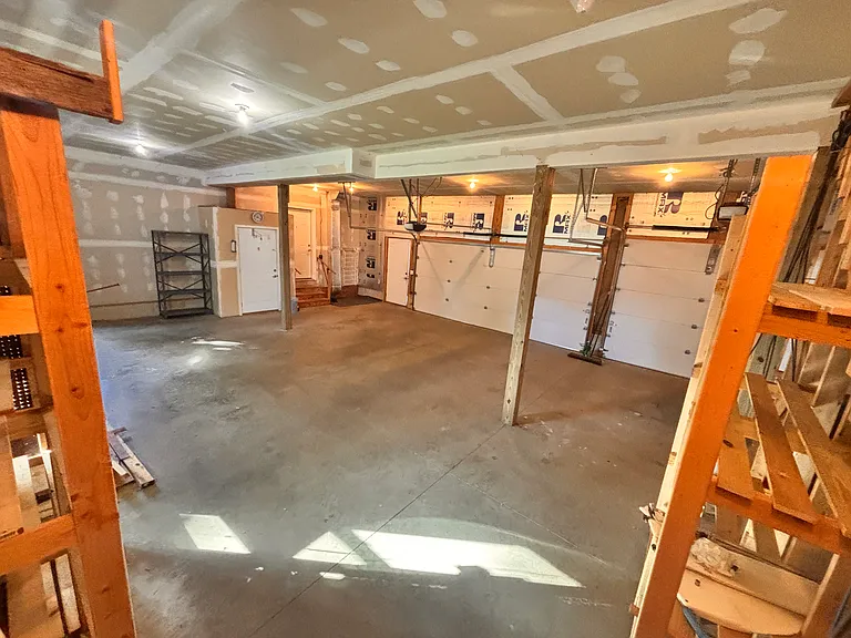 3775 W Columbia St — Photo 22