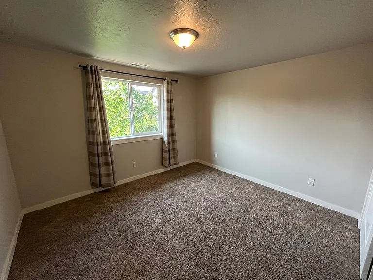 63159 NE De Haviland St — Photo 11