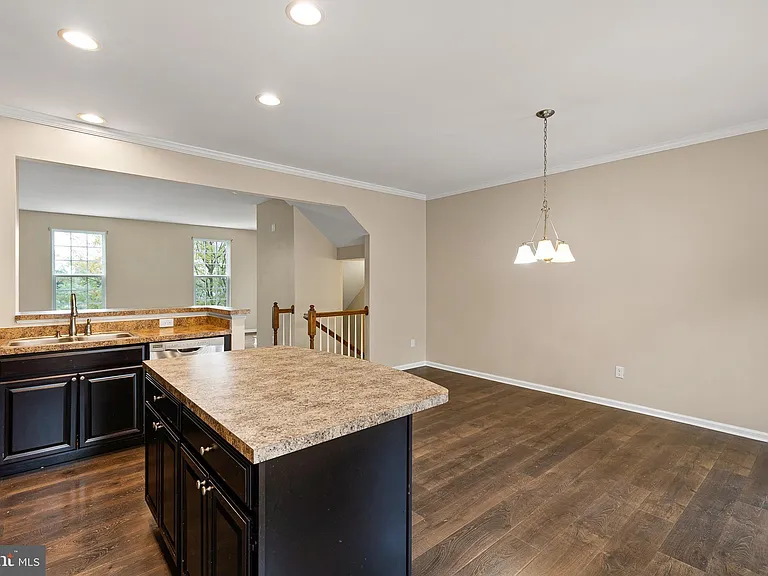 1220 Carrick Ct — Photo 5