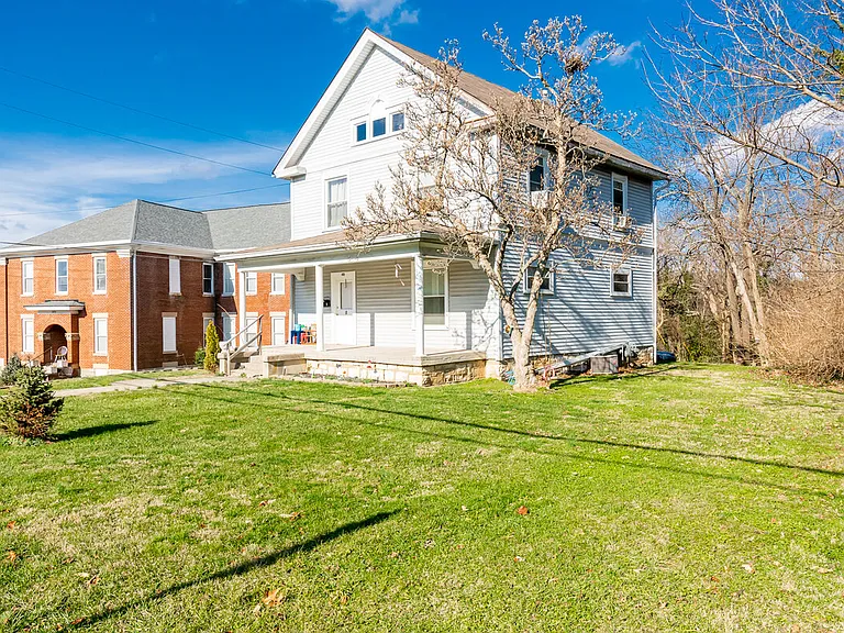 224 E Main St #B — Photo 6