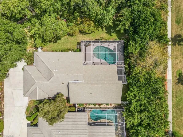 80 Fountain CIR, NAPLES, FL 34119