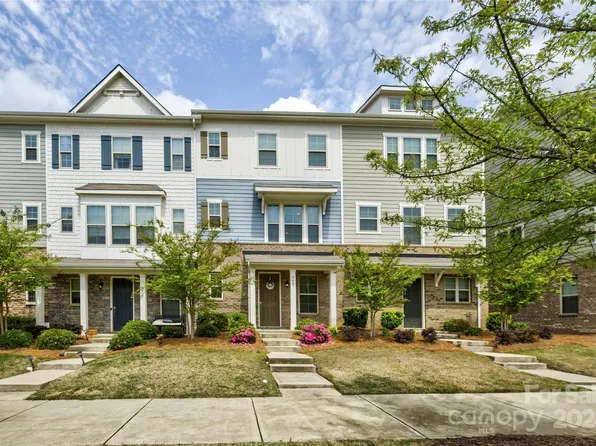 9443 Ainslie Downs St, Charlotte, NC 28273