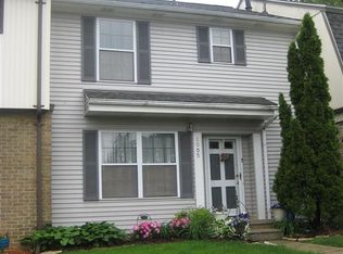 1065 River Hill Dr, Flint, MI 48532