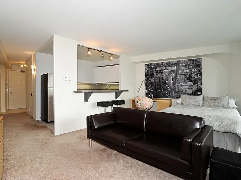300 N State St #2902 — Photo 9