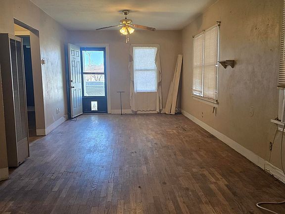 5th image of 114 W Mathews St