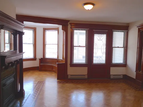 110 S Main St APT 2B, Nazareth, PA 18064