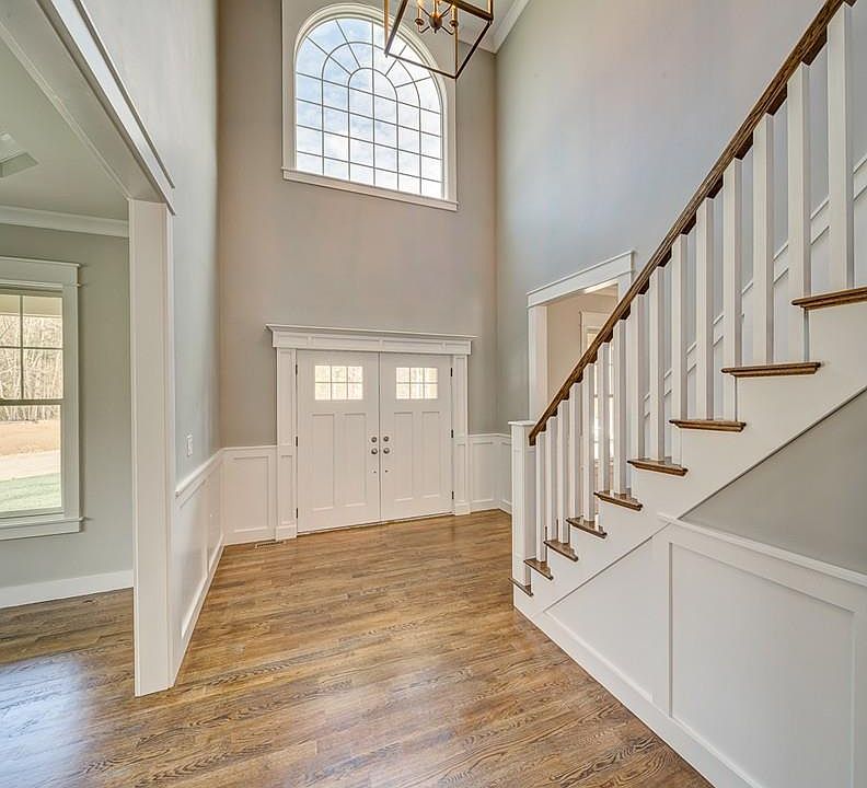 207 Pond St, Hopkinton, MA 01748 Zillow