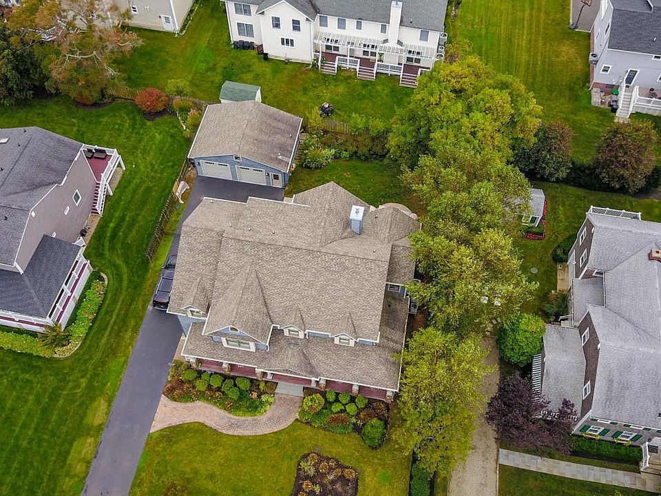 2nd image of 40 Navesink Dr