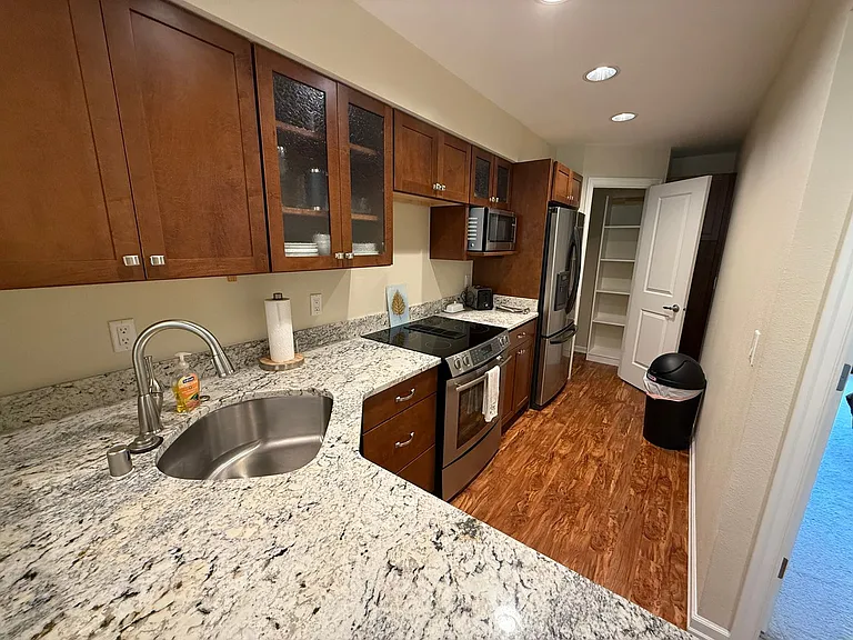 705 O St #D — Photo 10