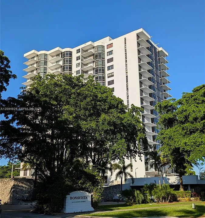 3375 N Country Club Dr #1102