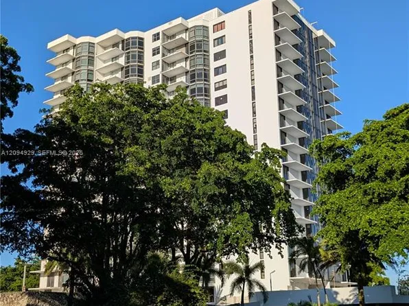 3375 N Country Club Dr, Aventura, FL