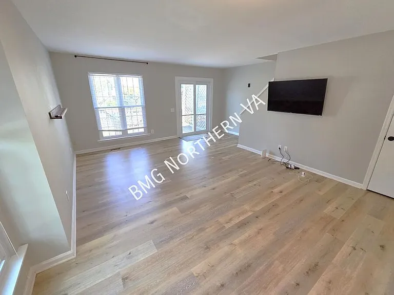 301 Bridle Crest Sq NE — Photo 2
