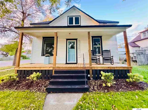 420 Walnut St SW, Sleepy Eye, MN 56085