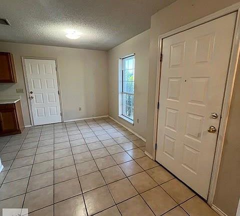 4th image of 2848 Riviera St