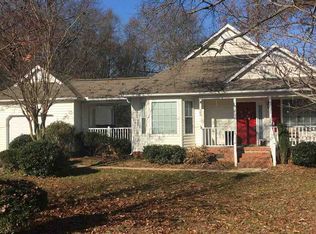 10 Fieldcrest Ct, Simpsonville, SC 29681