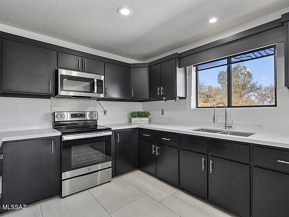 4th image of 207 Petalo Ct Unit A