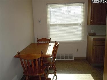 3rd image of 16 Jackson Blvd