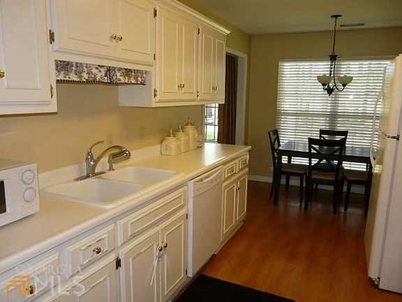 2nd image of 2530 Westover Dr