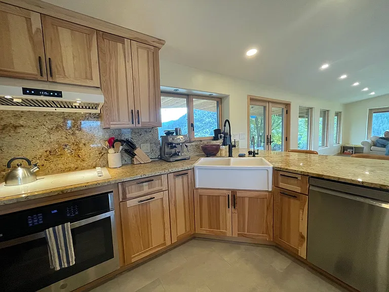 2103 Little Applegate Rd — Photo 17