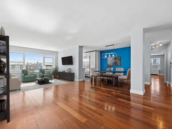 110-45 Queens Boulevard image 1 of 18