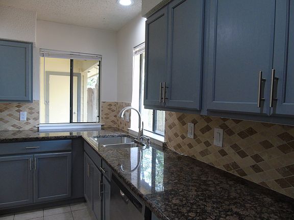 3rd image of 8408 Mesa Dr #B
