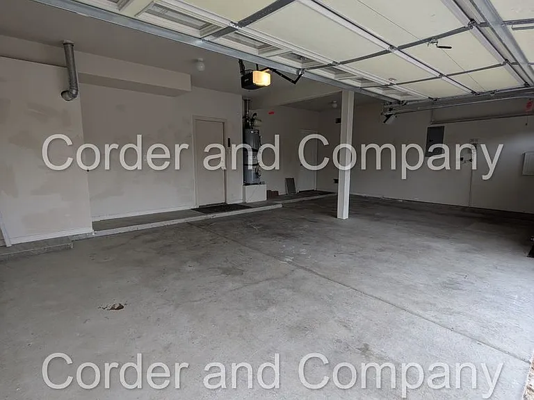 8827 Hampton Ave NE — Photo 36