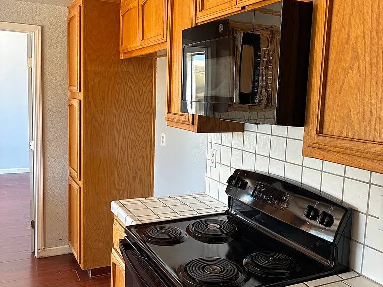 2814 Canyon Dr — Photo 17