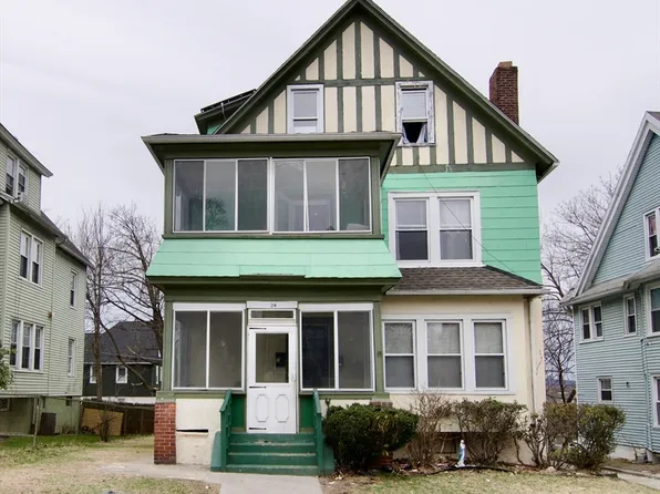 24 Longview St, Springfield, MA 01108
