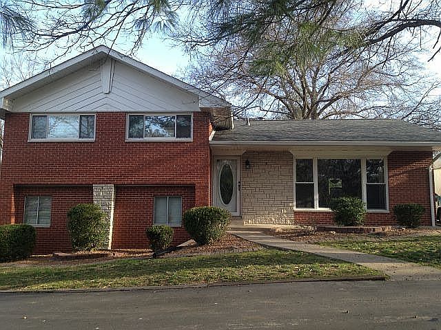 Welcome to 13 Holiday Dr