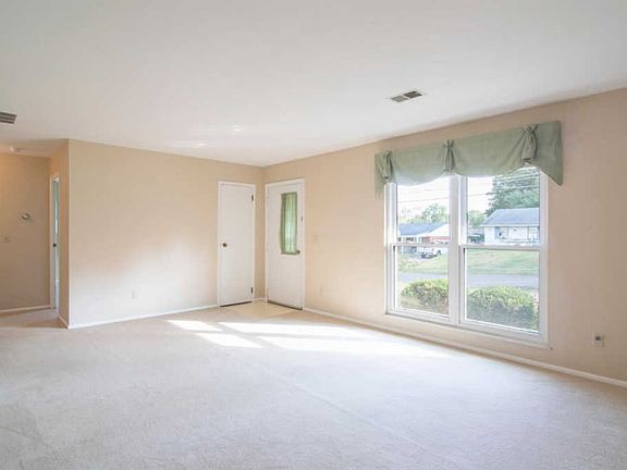 4th image of 3974 Woodsong Dr